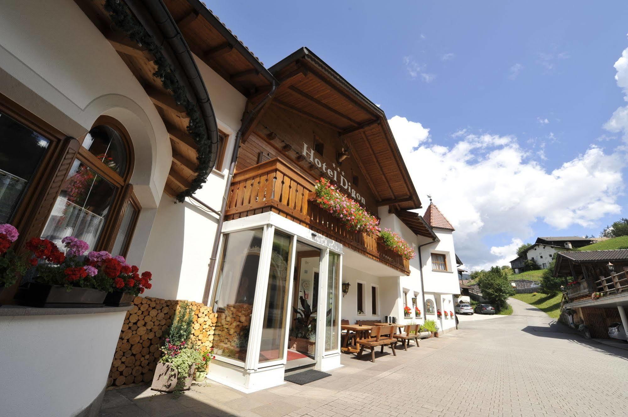 Hotel Digon Ortisei Esterno foto