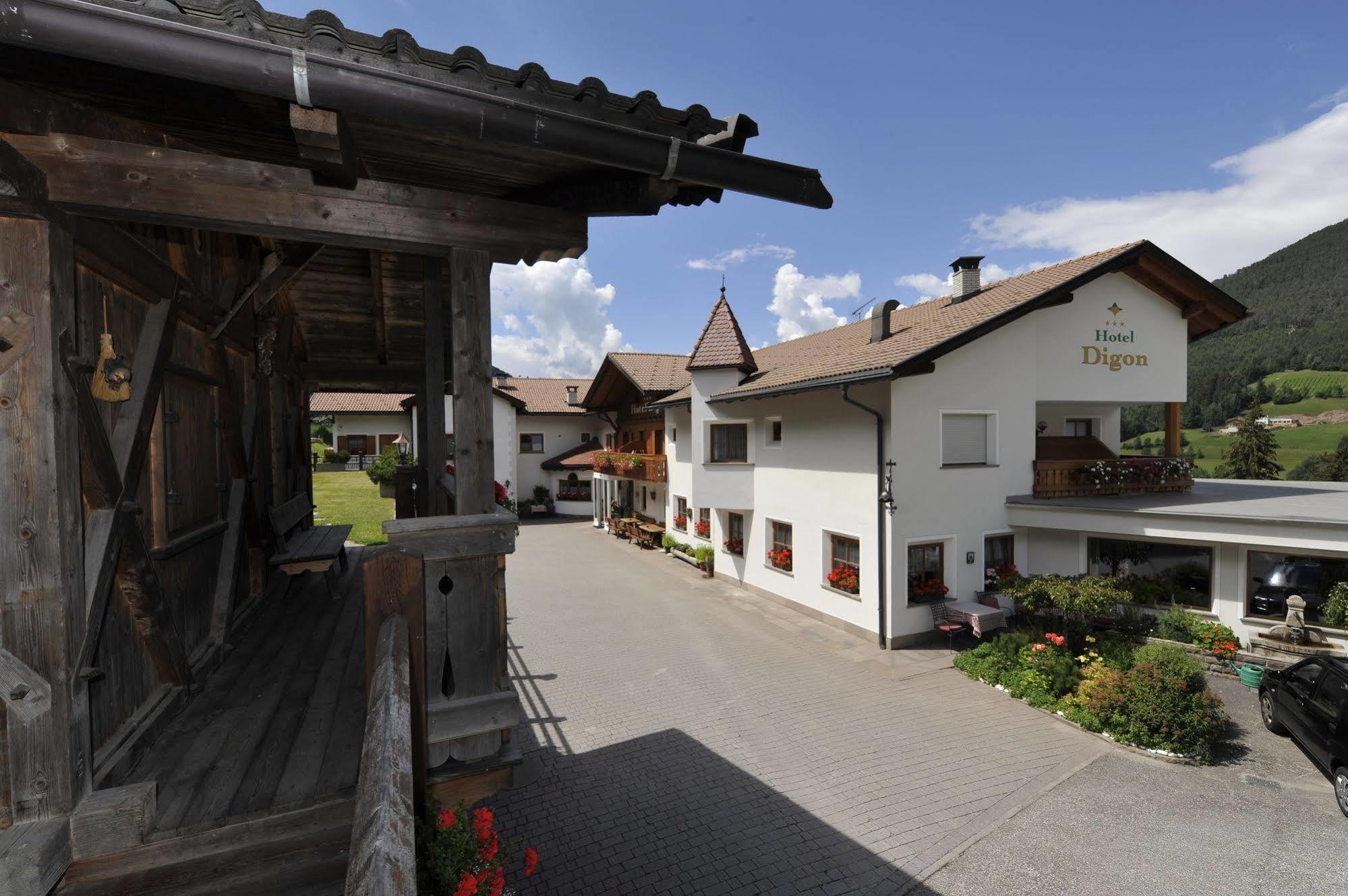 Hotel Digon Ortisei Esterno foto